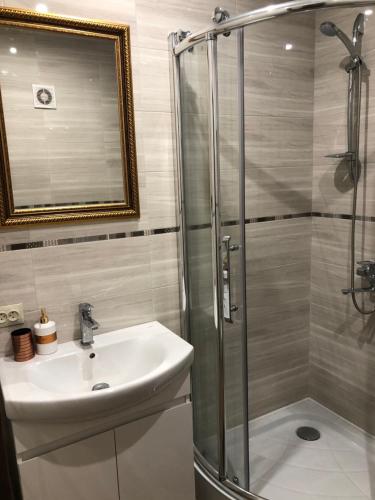 Зі світлом Aparts on Savchenko 6B street — 4-Star Luxury Hotel in Dnipro, Ukraine