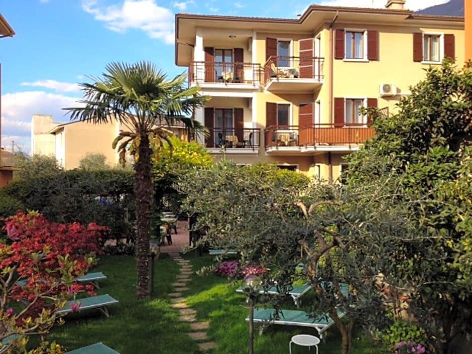 Hotel Erika - last minute hotel in Malcesine