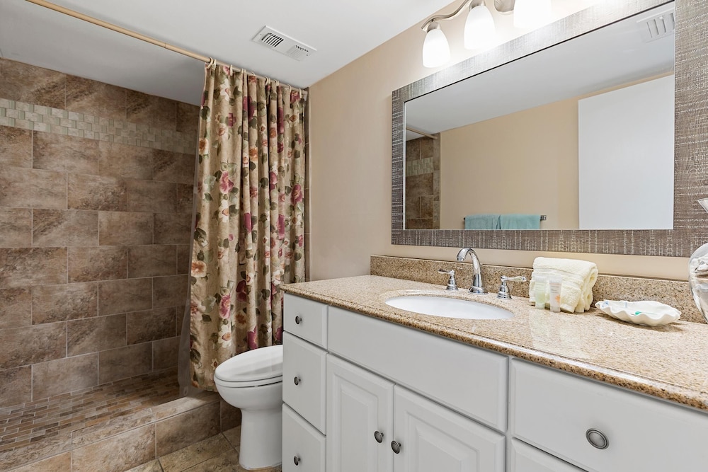 Coronado Towers 703 - photo 15