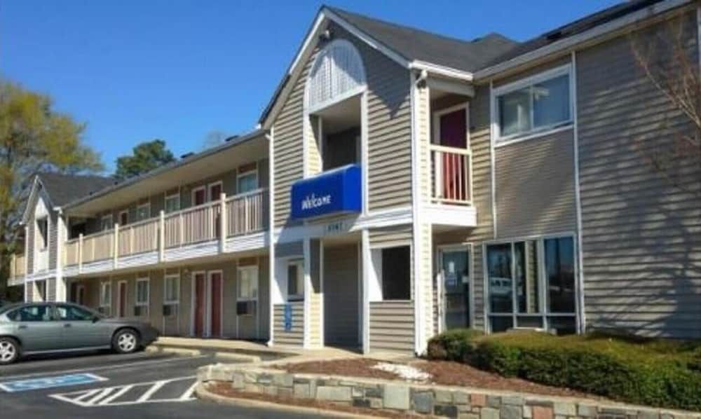 InTown Suites Extended Stay Atlanta GA Norcross - photo 6