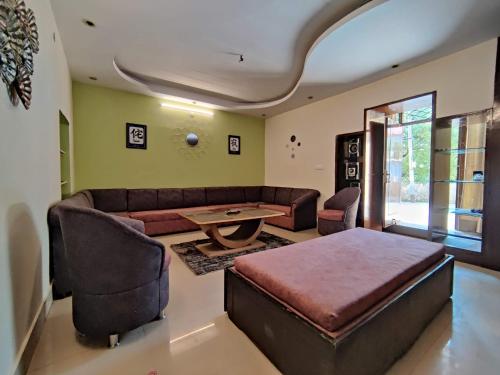 Earth 3Bhk By Wabi Sabi Stays — 4-Star Luxury Hotel in Mussoorie, India