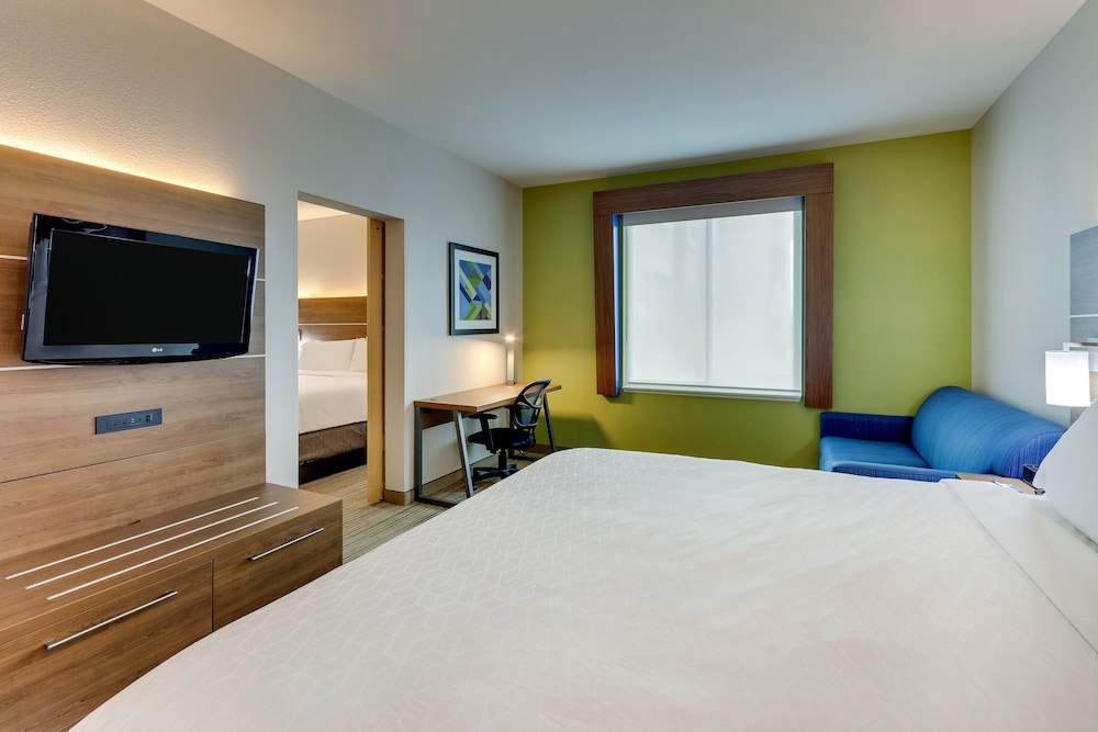 Holiday Inn Express & Suites Waxahachie by IHG - photo 16