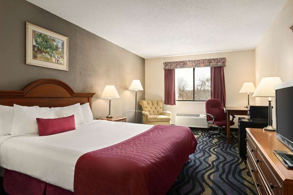 Baymont by Wyndham Logan - photo 12