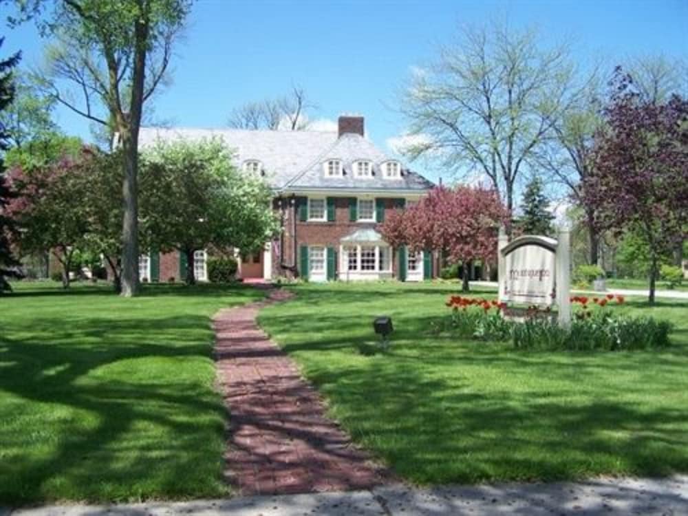 Montague Inn - carbon neutral hotel in Saginaw