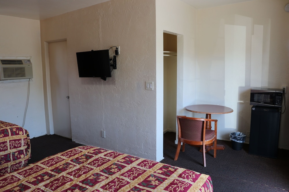 Sandman Inn Motel - photo 20