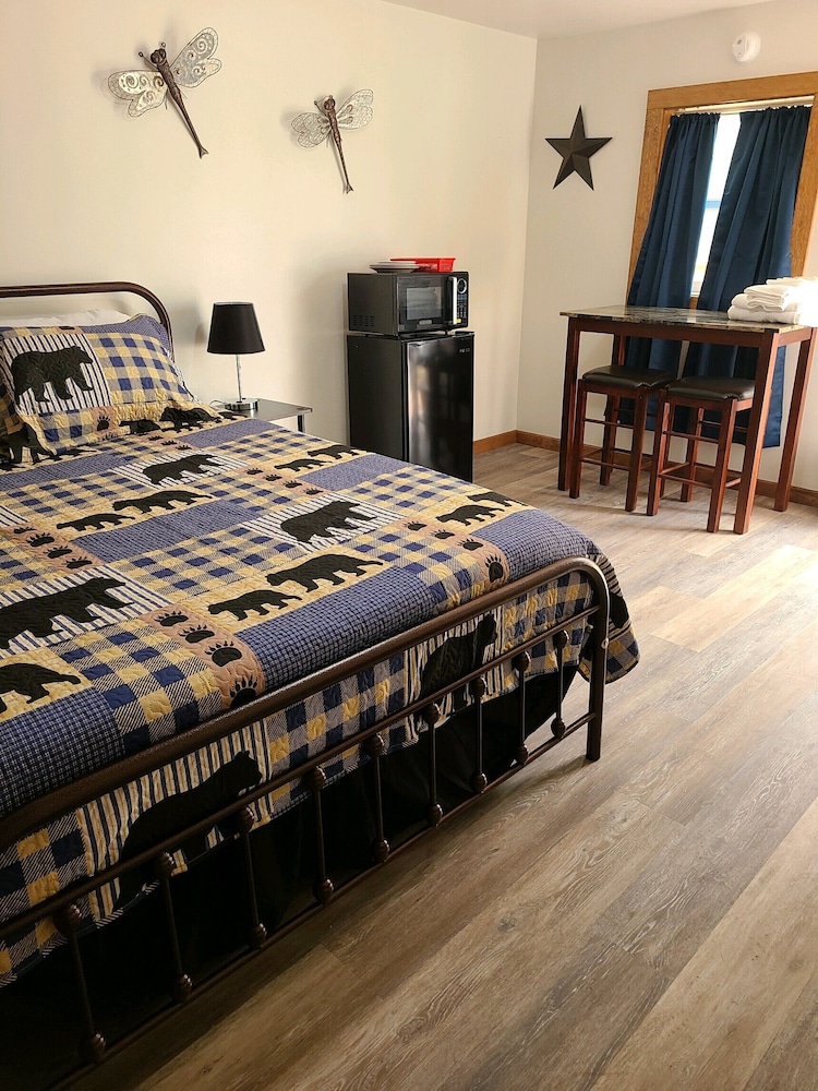 Eagle Rock Resort — Natchez