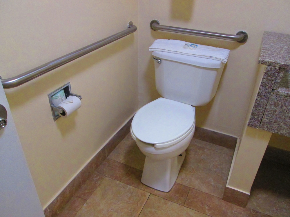 Regency Inn Near Boardwalk & Hurlburt Field - photo 18