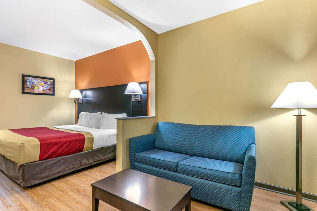 Econo Lodge Northport Tuscaloosa North - photo 22