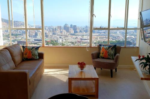 Disa Park 17th Floor Apartment with City Views