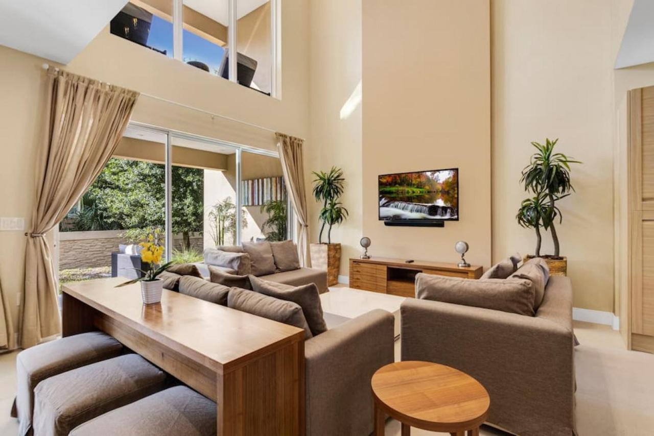 Luxury Townhouse Located Next To Disney Orlando — 4-Star Luxury Hotel in Orlando, United States