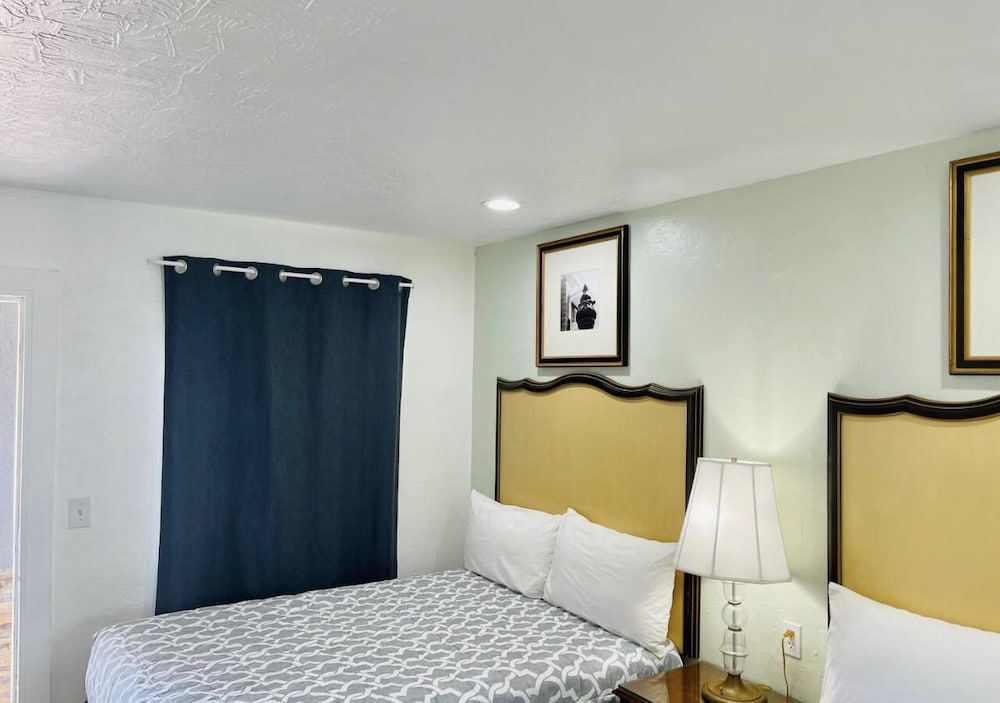 Siesta Inn - photo 9