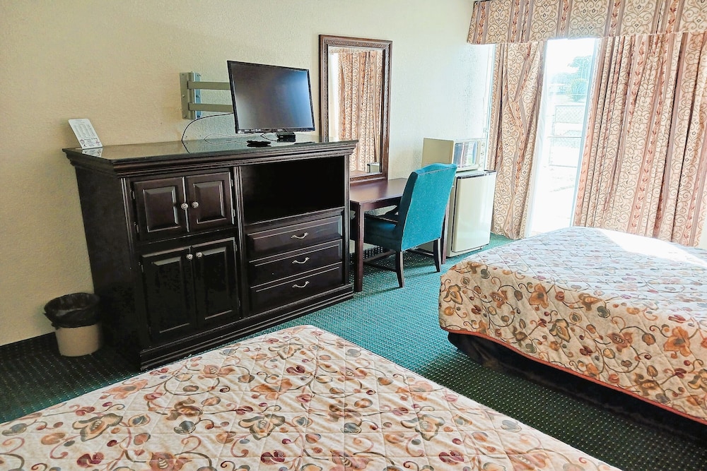 USA Inn Junction City Near Fort Riley - photo 24