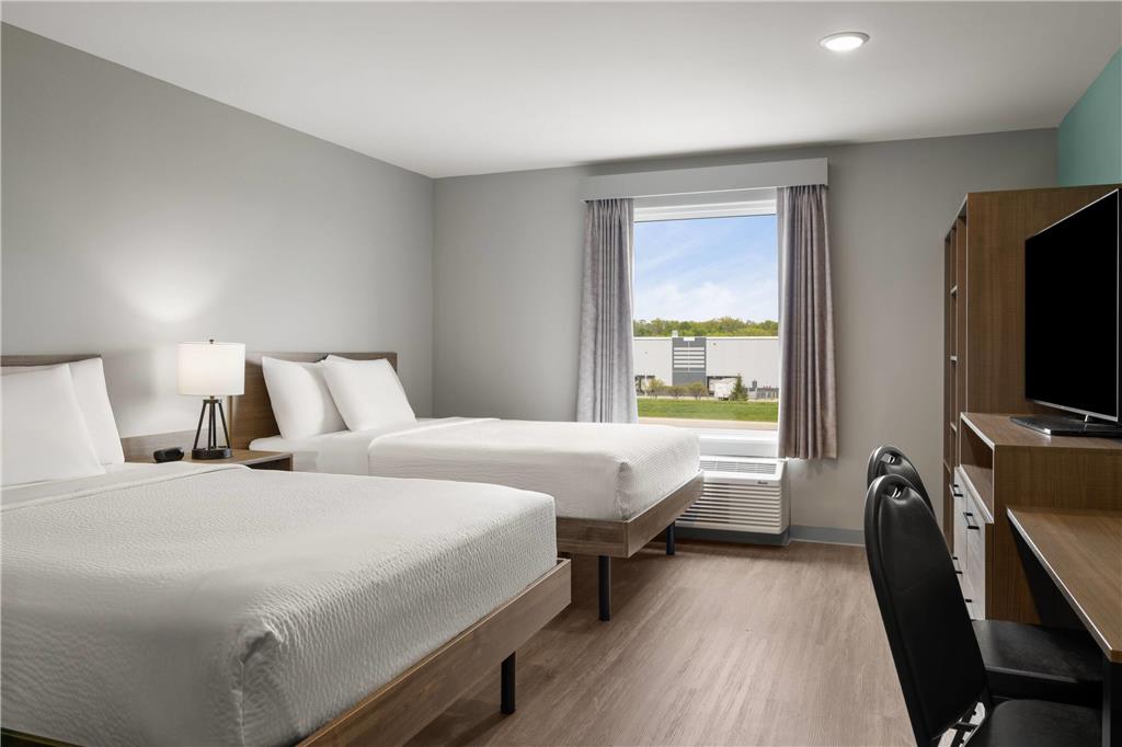 ECHO Suites Extended Stay by Wyndham Indianapolis AmeriPlex - photo 37