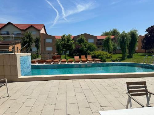 Venus Resort — hotel in Dumbravita