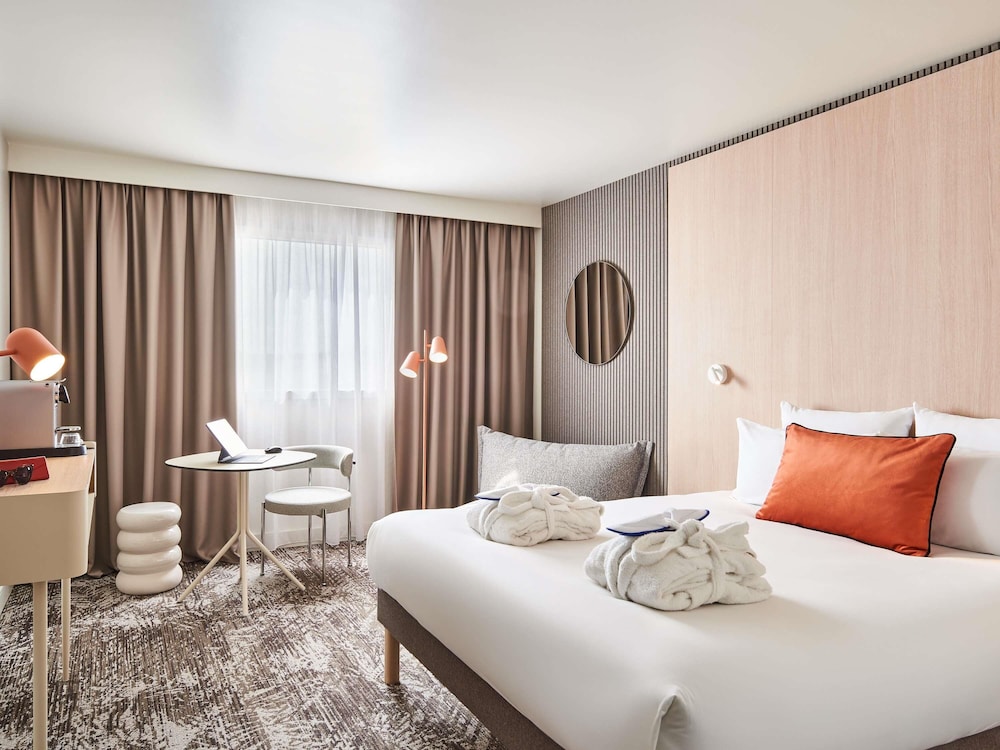 Novotel Paris 13 Porte d'Italie — 4-Star Luxury Hotel in Le Kremlin-Bicetre, France