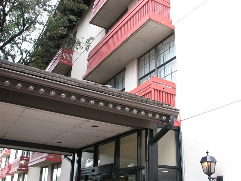 Quality Inn and Suites Downtown North - photo 9