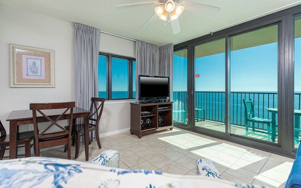 Phoenix All Suites West Hotel 1106 1 Bedroom Condo by Redawning - photo 34