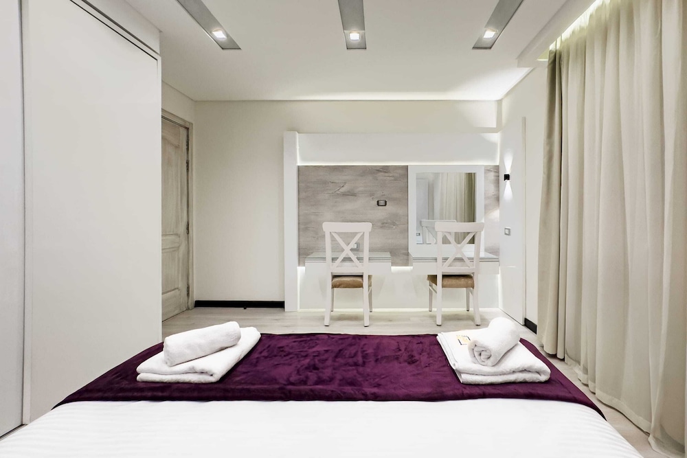 Fresh & Fabulous 2BDR 5 min to Airport — 4-Star Luxury Hotel in Cairo, Egypt