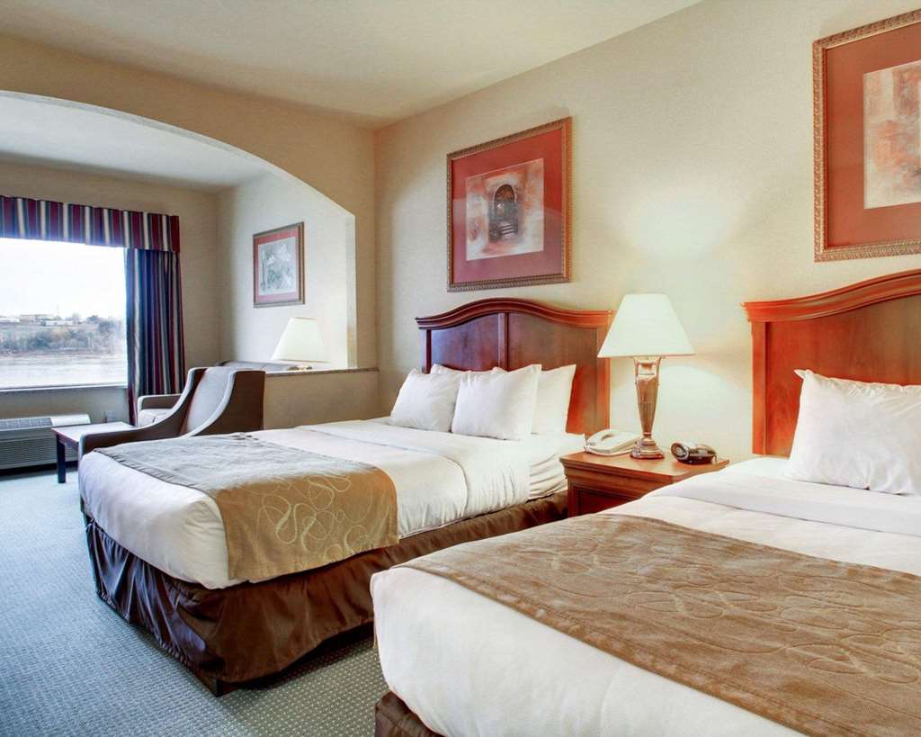 Clarion Suites Vidalia Riverfront - photo 7