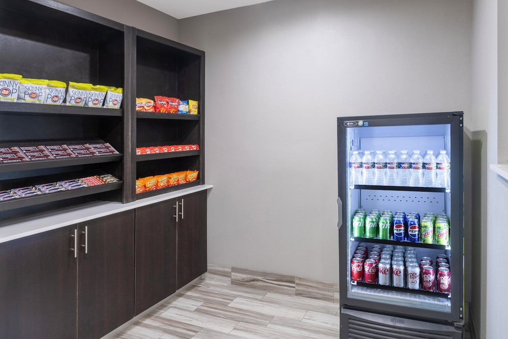 Garner Hotel Glen Burnie BWI Airport Area by IHG - photo 10