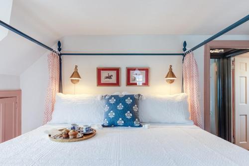 The Monroe in Historic DelRay in Alexandria, United States