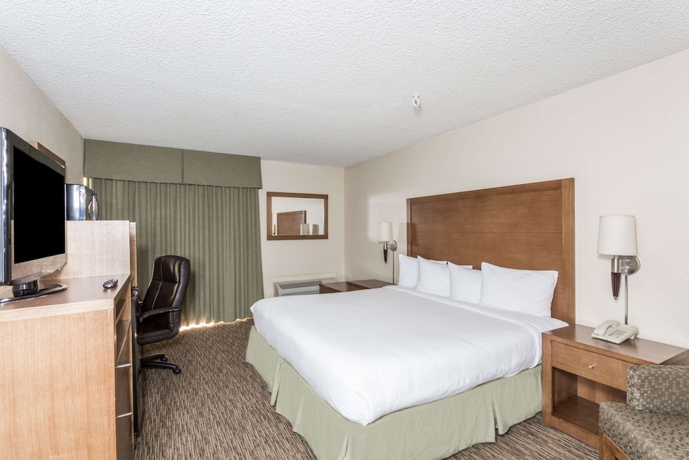 Days Hotel by Wyndham Peoria Glendale Area - photo 5