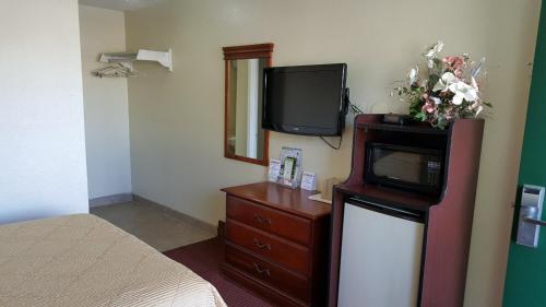 Carpet Inn - photo 35