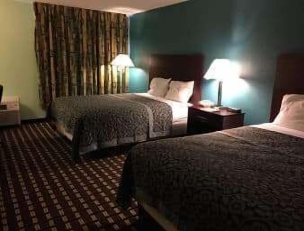 Days Inn by Wyndham Fort Wright Cincinnati Area - photo 30