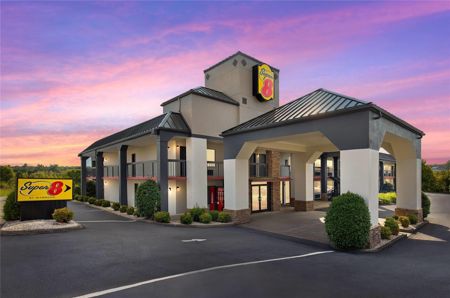 Super 8 by Wyndham Bulls Gap Greeneville Area - photo 3
