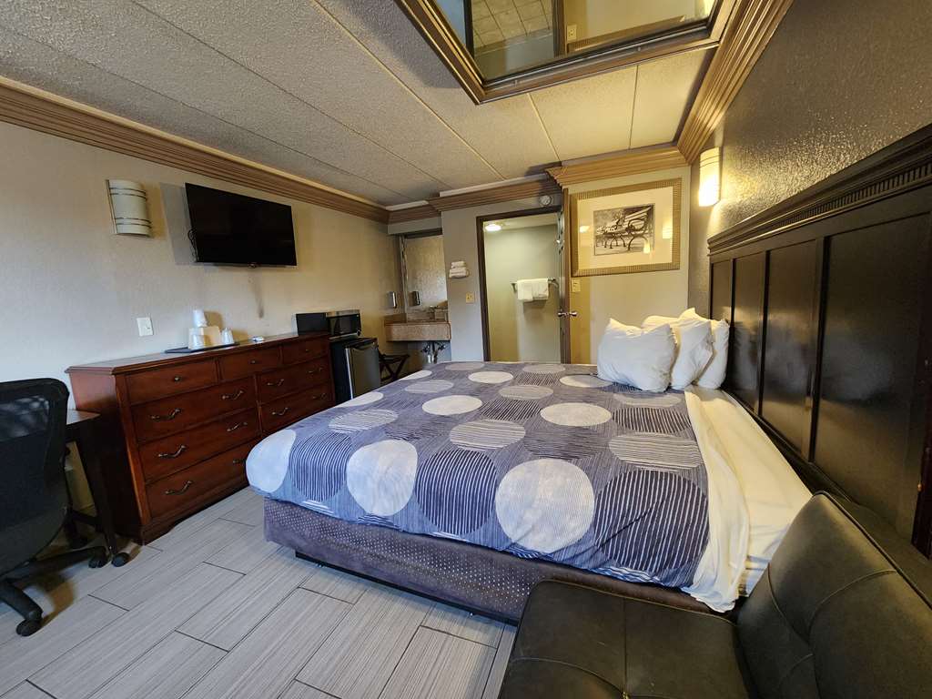 Americas Best Value Inn & Suites Little Rock at Scott Hamilton Dr - photo 47