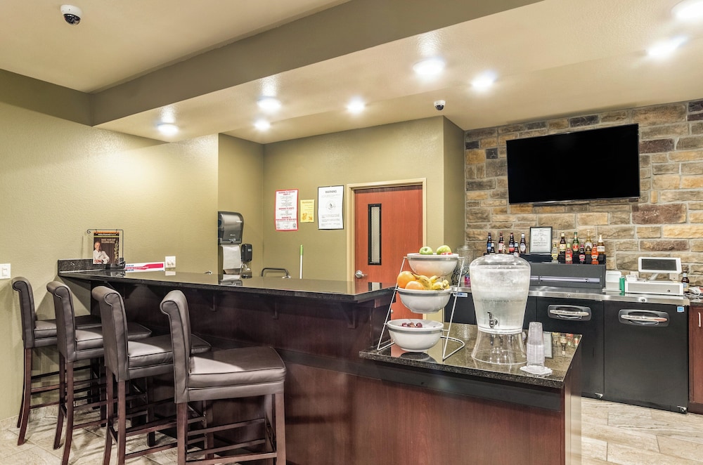 Cobblestone Hotel & Suites Gering Scottsbluff - photo 35