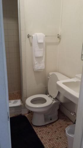 Canton Motel - photo 13