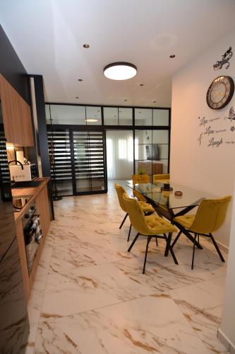 Royalty King — 4-Star Luxury Hotel in Kavala, Greece