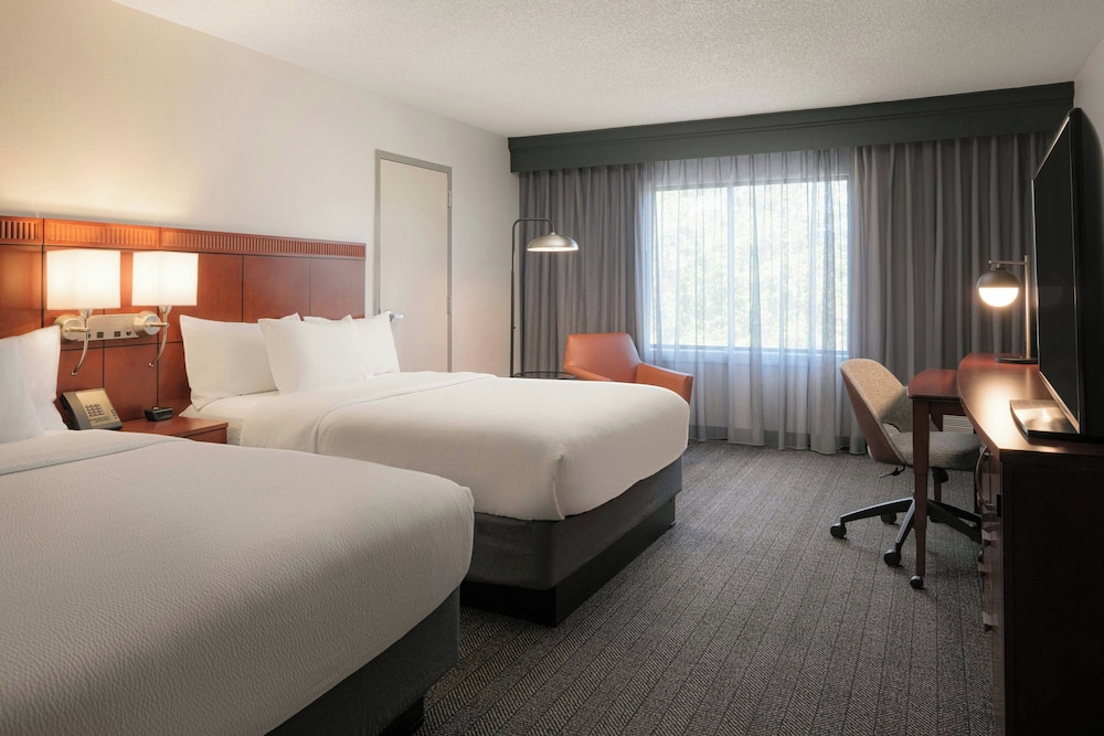 Courtyard by Marriott Louisville East - photo 11