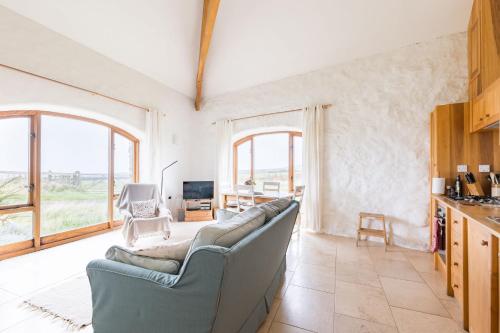 Sunset - carbon neutral hotel in Goodwick