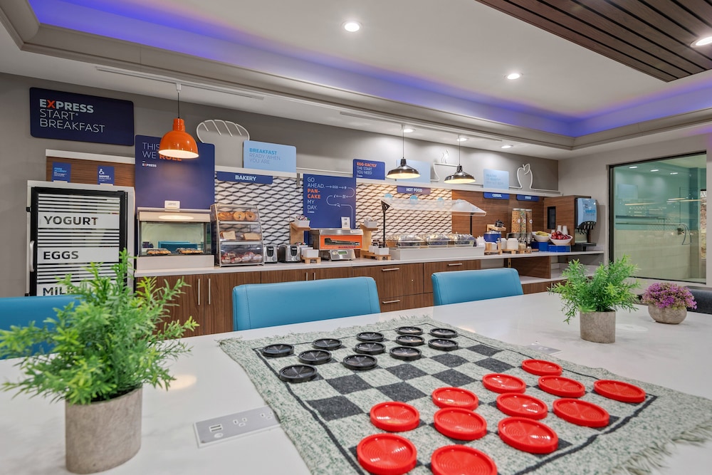 Holiday Inn Express Hershey Harrisburg Area by IHG - photo 65