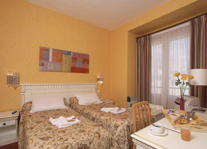 Hotel Royal Aboukir - last minute hotel in Paris
