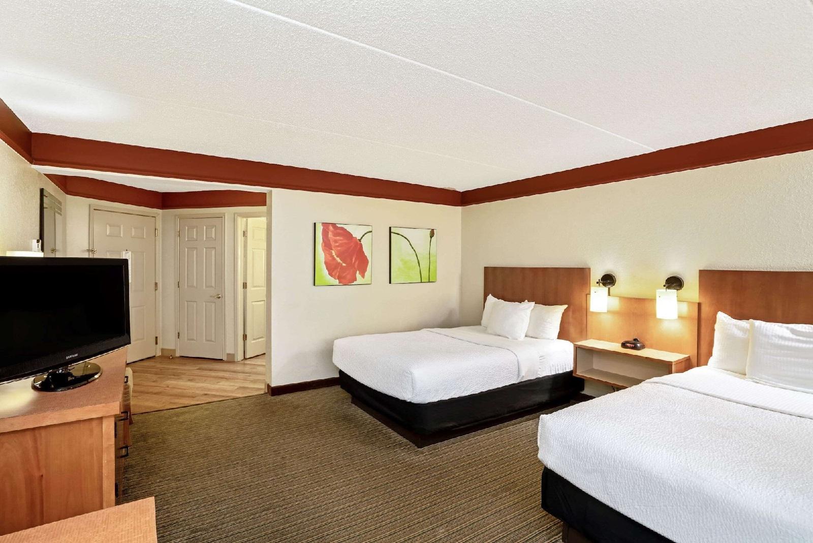 La Quinta Inn & Suites By Wyndham Memphis Primacy Parkway - photo 12