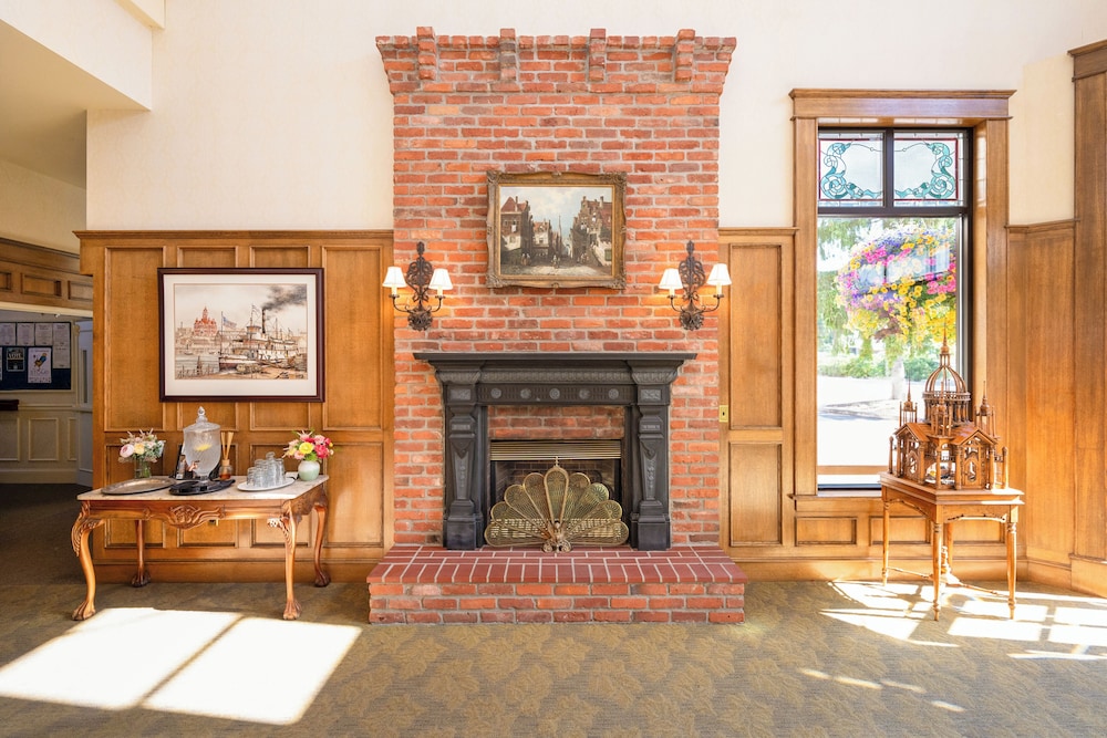 Fairhaven Village Inn - photo 5