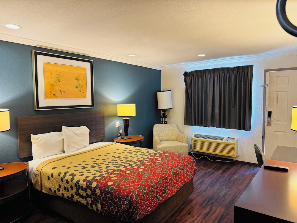 Baymont by Wyndham Bakersfield - photo 19