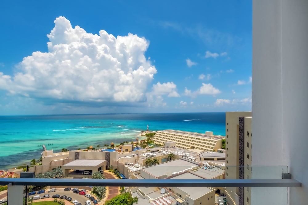 Krystal Grand Cancun All Inclusive