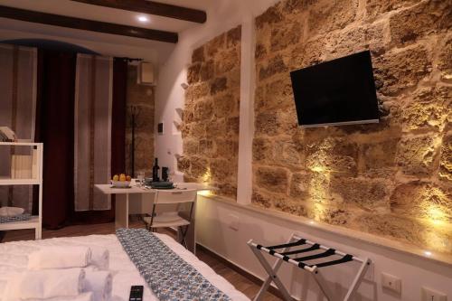 Casuzza Palazzo Storico Stazione Centrale Palermo — 4-Star Luxury Hotel in Palermo, Italy