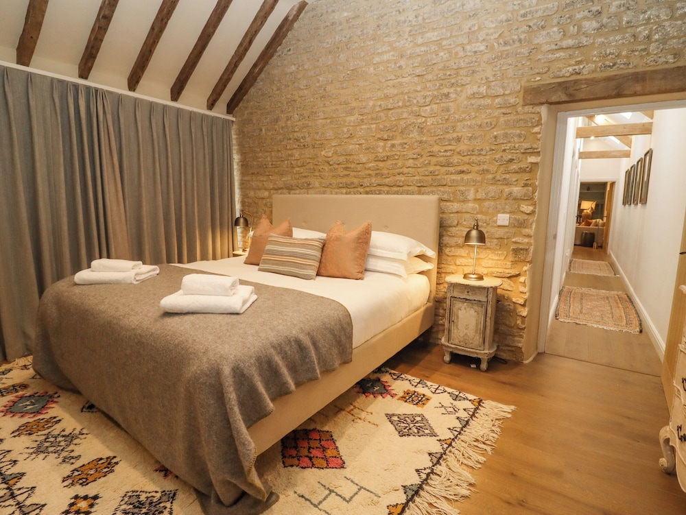 Hawthorn Barn — Northleach — photo 2