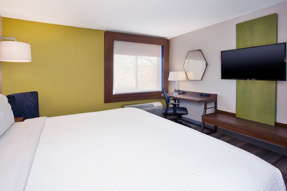 Holiday Inn Express Nashville Airport - photo 7