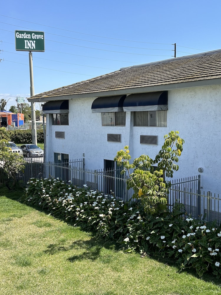 Garden Grove Inn - photo 6