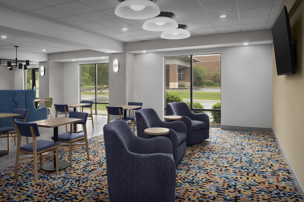 Hampton Inn Lenoir City — Lenoir