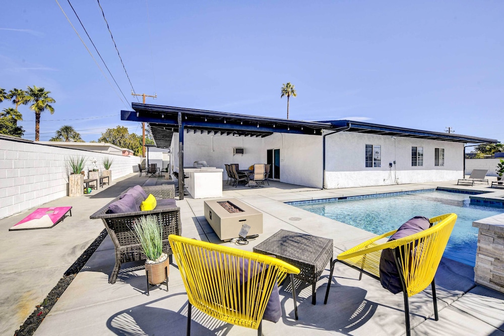Mtn View Poolside Oasis Palm Springs Festival HQ — 4-Star Luxury Hotel in Palm Springs, United States