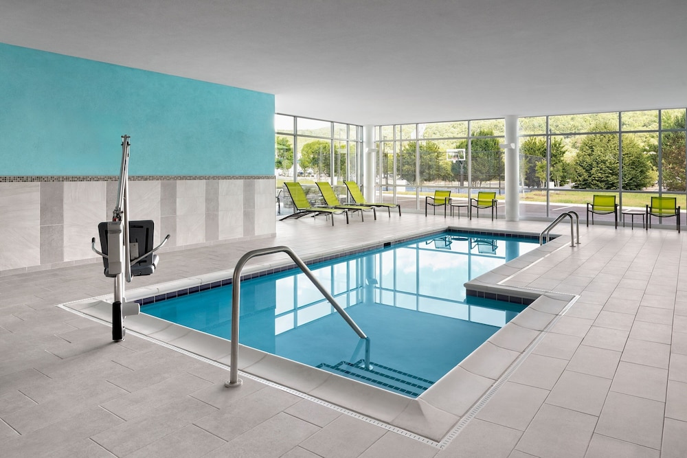 SpringHill Suites by Marriott Roanoke North - photo 22