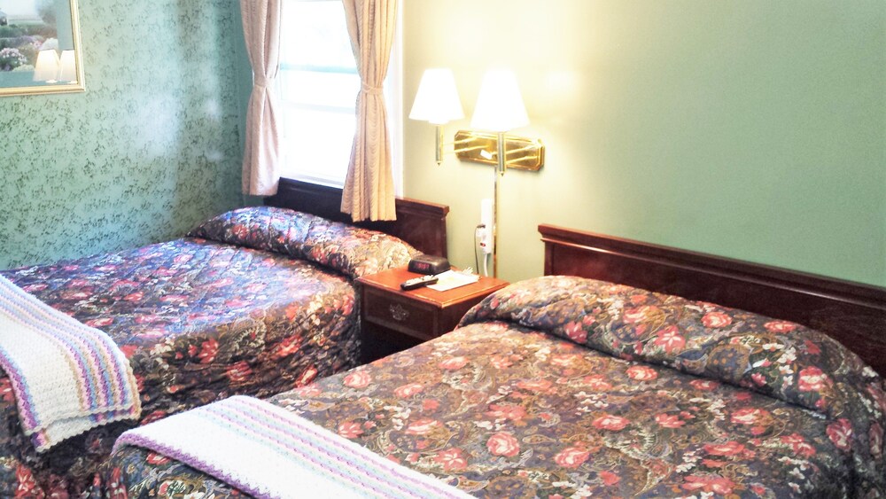 St Charles Motel - photo 6