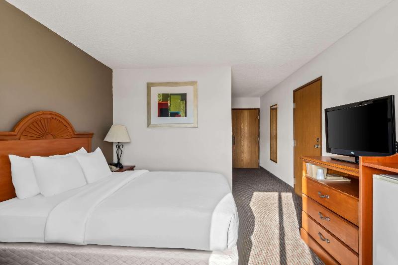 Quality Inn Sidney I 80 - photo 3